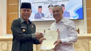 Konawe-Selatan-Masuk-4-Lokasi-SMA-Unggulan-Garuda-Pertama-ASR-beri-Sertifikat-ke-Kemendikti-Saintek.jpg