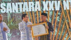 Konawe-Selatan-terima-penghargaan-dari-Menteri-Desa-Pembangunan-Daerah-Tertinggal-dan-Transmigrasi.jpg