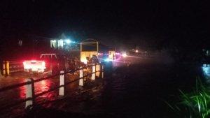 Kondisi-Jalan-dan-Rumah-Warga-Pasca-Banjir-dan-Pohon-Tumbang-di-Sampara-Konawe-Sulawesi-Tenggara.jpg