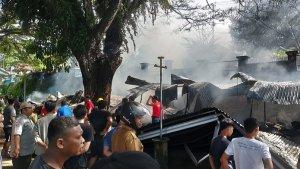 Kronologi-Kebakaran-Warung-Makan-di-Kali-Biru-Buton-Sulawesi-Tenggara-Kerugian-Ditaksir-Rp250-Juta.jpg