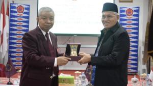 Kwarda-Sulawesi-Tenggara-dan-Unsultra-Teken-MoU-Fokus-Bina-Mahasiswa-Lewat-Kegiatan-Kepramukaan.jpg