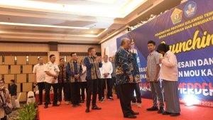 Pemprov-Sulawesi-Tenggara-Minta-Pengadaan-Seragam-Sekolah-Pakai-Buatan-Siswa-SMK-di-Sultra.jpg