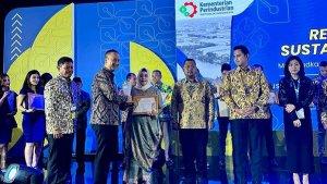Pemprov-Sultra-Dapat-Penghargaan-Resilience-and-Sustainable-Industry-dari-Kementerian-Perindustrian.jpg