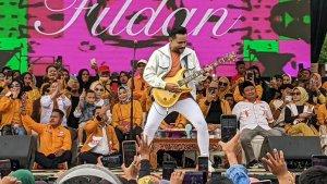 Penyanyi-Dangdut-Fildan-Rahayu-Hibur-Warga-Baubau-Sulawesi-Tenggara-di-Kampanye-Akbar-Partai-Hanura.jpg
