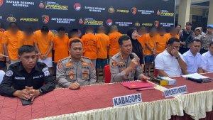 Polresta-Kendari-ungkap-16-tersangka-dengan-berbagai-kasus-di-Kendari.jpg