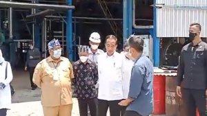 Presiden-Joko-Widodo-atau-Jokowi-memastikan-dalam-dua-tahun-ke-depan-tak-akan-ada-lagi-impor-aspal.jpg