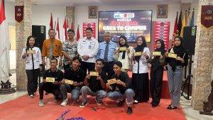 Rektor-Unsultra-Apresiasi-10-Mahasiswa-Dapat-Golden-Ticket-saat-Audisi-Bintang-Radio.jpg