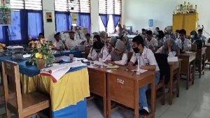SMA-Negeri-12-Kendari-kekurangan-ruang-belajar.jpg