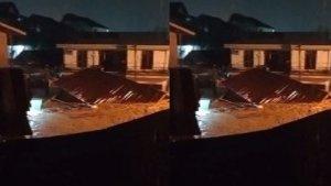 Satu-Rumah-Warga-di-Lorong-Lasolo-Kemaraya-Kendari-Sulawesi-Tenggara-Hanyut-Terbawa-Arus-Banjir.jpg