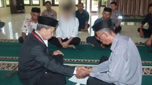 Tahanan-Polres-Konawe-Selatan-Nikahi-Kekasih.jpg