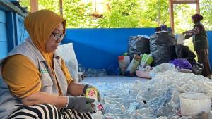 Ubah-Barang-Bekas-Jadi-Tabungan-Emas-di-Bank-Sampah-Alfaidzin-Kendari-Cara-Dirikan-hingga-Bermitra.jpg