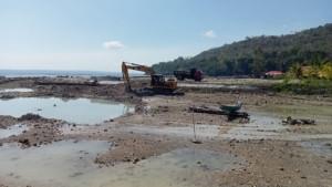 Video-Viral-Pengerukan-Pasir-di-Buton-Selatan-Sulawesi-Tenggara-DLH-ungkap-Tidak-Memiliki-Izin.jpg