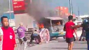 Viral-Video-Mobil-Angkot-Terbakar-Saat-Hendak-Isi-BBM-di-SPBU-Kota-Lama-Kendari-Sulawesi-Tenggara.jpg