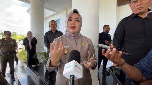 Wali-Kota-Kendari-Siska-Karina-Imran-saat-diwawancarai-TribunnewsSultracom-Senin-1662025.jpg