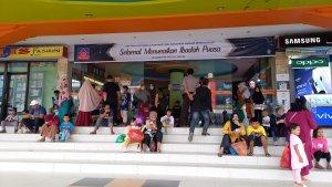 Warga-Mulai-Padati-Pusat-Perbelanjaan-di-Kendari-Sulawesi-Tenggara-Jelang-Lebaran-Idul-Fitri-1443-H.jpg