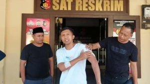 anggota-dprd-baubau-dampingi-korban-wartawan-melapor-usai-ditikam.jpg