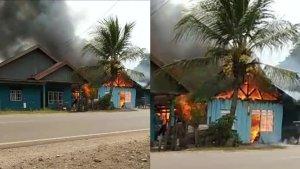 bangunan-rumah-kayu-kebakaran-di-Kecamatan-Baula-Kolaka.jpg