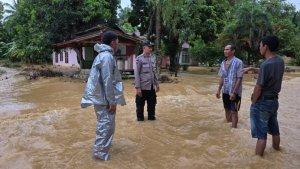 banjir-desa-sumber-rejeki-kolaka-watubangga.jpg