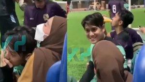 momen-kemesraan-Lesti-Kejora-setia-menemani-Rizky-Billar-main-bola.jpg