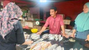 pedagang-ikan-di-pelelangan-Kolakaasi-Kabupaten-Kolaka.jpg