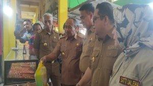 penemuan-beras-SPHP-di-pasar-mandongan-di-atas-harga-eceran-tertinggi.jpg