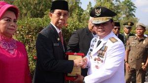 penghargaan-lima-keluarga-pahlawan-di-Sulawesi-Tenggara.jpg