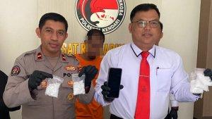 pria-di-kendari-hendak-edarkan-sabu-terancam-penjara-20-tahun-polisi-cari-pelaku-lain-inisial-A.jpg