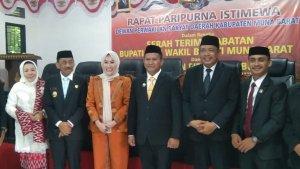 serah-terima-jabatan-Bupati-dan-Wakil-Bupati-Muna-Barat-La-Ode-Darwin-dan-Ali-Basa.jpg