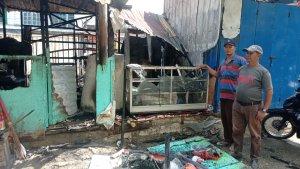 tiga-kios-di-pasar-basah-Mandonga-Kota-Kendari-terbakar.jpg