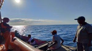 tim-Sar-saat-mencari-warga-hilang-di-perairan-wakatobi.jpg