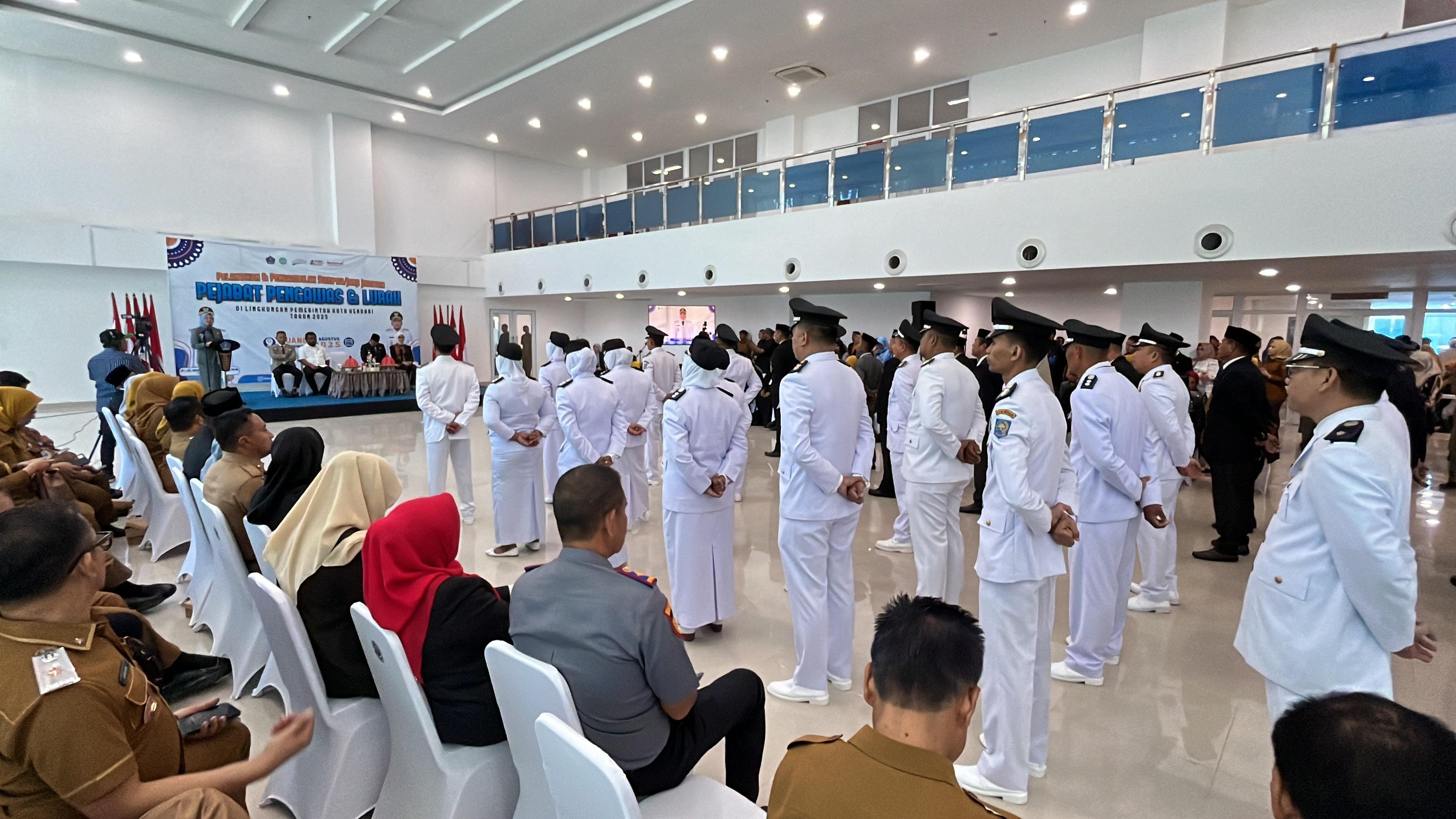 108-pejabat-pengawas-dan-lurah-dilantik-Wali-Kota-Kendari-Siska-Karina.jpg