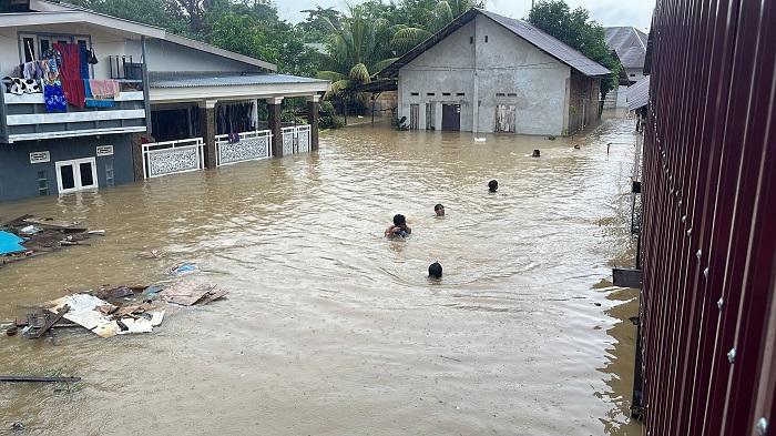 225 KK Kelurahan Lepo-Lepo Kendari Terdampak Banjir, Dinsos Bantu Pemeriksaan Kesehatan, Dapur, Air