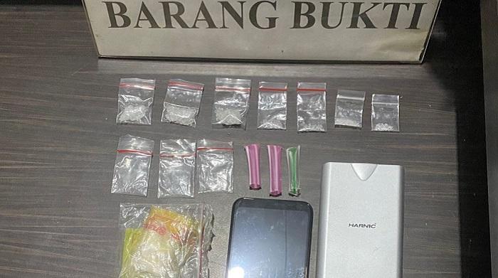 Barang Bukti Disita Polisi Usai Bekuk Pengedar Narkotika di Jalan Orinunggu Kambu Kendari Sultra