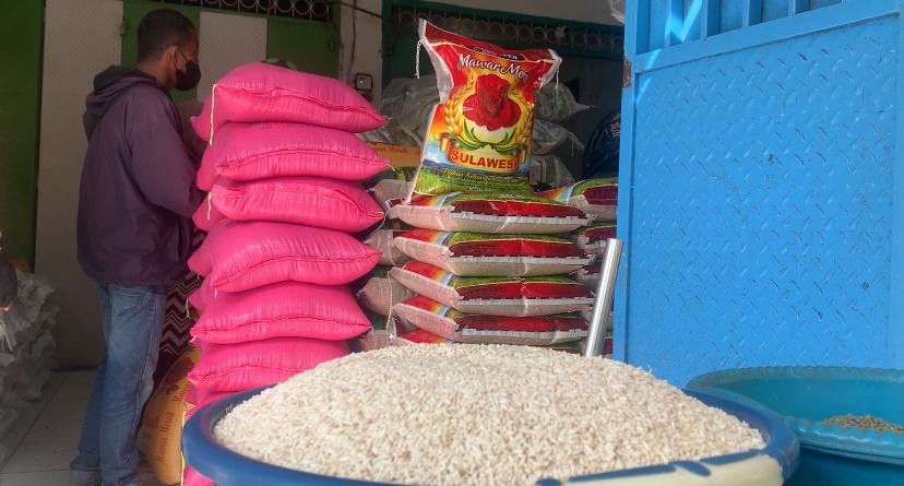 Beras-premium-yang-dijual-di-Pasar-Karya-Nurgrah-Kota-Baubau-Sulawesi-Tenggara.jpg