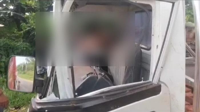 Breaking-News-Kecelakaan-Maut-di-Liabuku-Baubau-Sopir-Mobil-Pikap-Tewas-Usai-Terjepit-Kabin-Ringsek.jpg