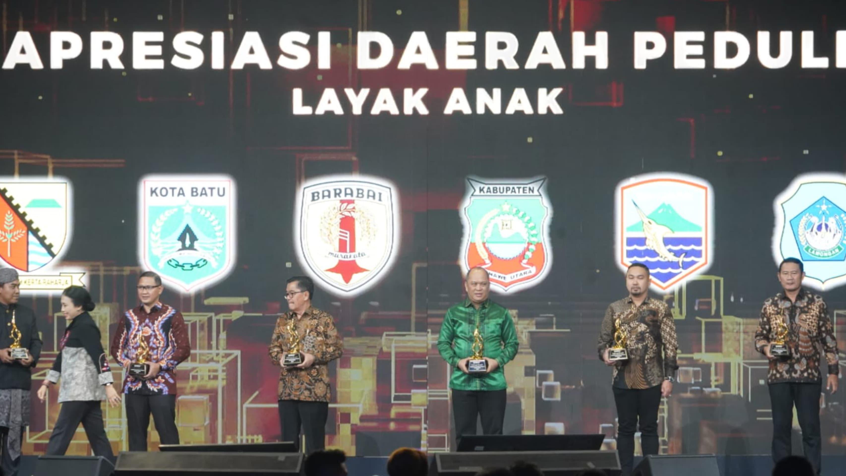 Bupati Konawe Utara Sulawesi Tenggara Dianugerahi Penghargaan Daerah Peduli Layak Anak