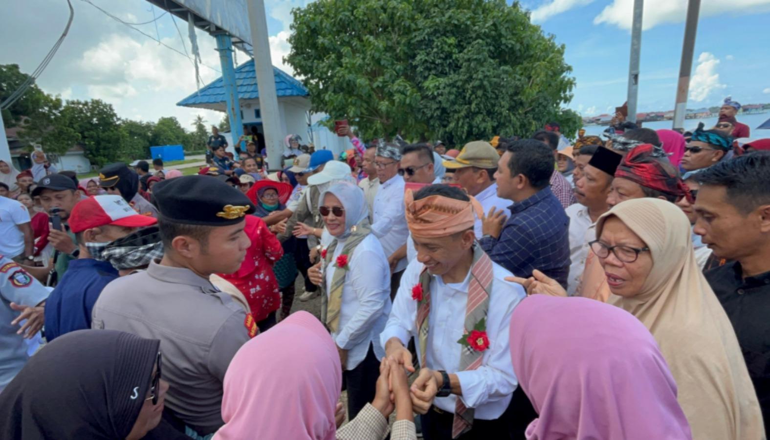 Bupati-dan-Wakil-Bupati-Wakatobi-Haliana-dan-Safia-tiba-di-Wakatobi.jpg