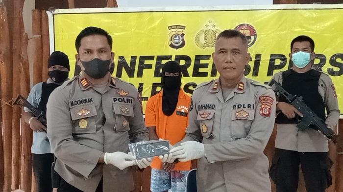 Curi-Handphone-di-Motor-saat-Ditinggal-Pemiliknya-Pria-di-Baubau-Sulawesi-Tenggara-Ditangkap-Polisi.jpg