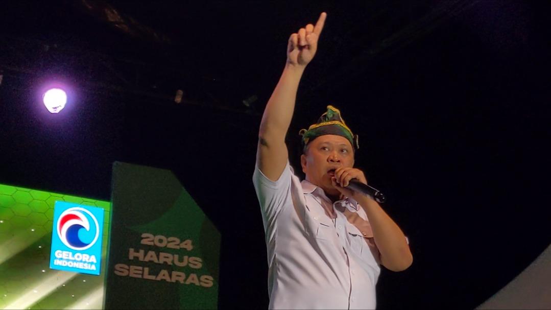 Deklarasi-Ruksamin-dan-Syafei-Kahar-di-Lapangan-Lembah-Hijau-Kota-Baubau.jpg
