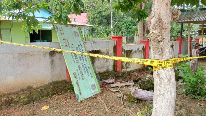Detik-detik-Papan-Nama-Sekolah-Roboh-dan-Timpa-3-Murid-SD-di-Barangka-Muna-Barat-1-Tewas-2-Luka.jpg