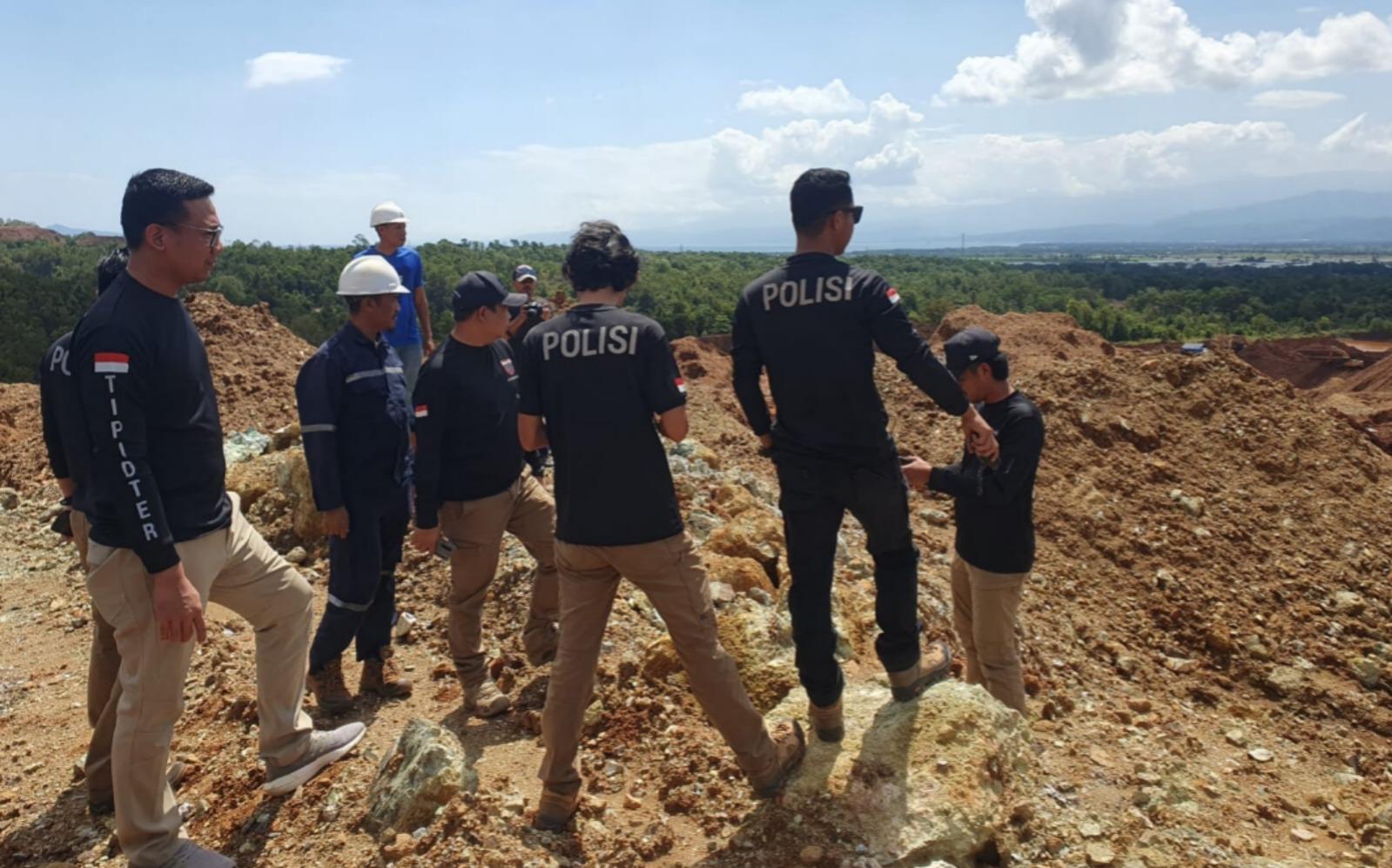 Ditreskrimsus-Polda-Sulawesi-Tenggara-melakukan-patroli-pertambangan-ilegal-di-Kabupaten-Kolaka.jpg