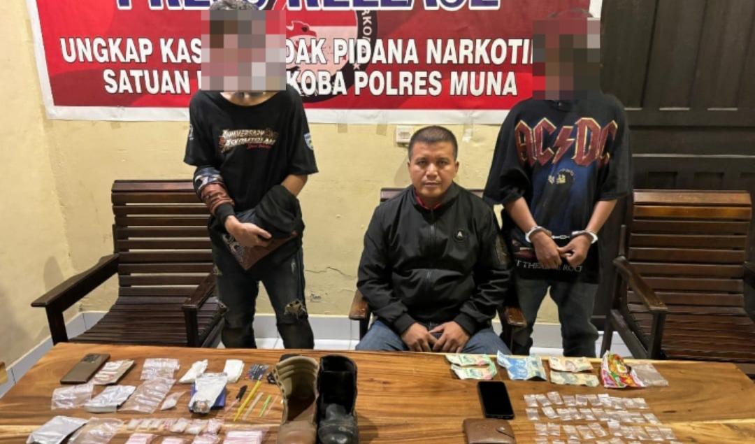 Dua-tersangka-pengedar-sabu-di-Muna-Diringkus-Polres-Muna-Sulawesi-Tenggara.jpg