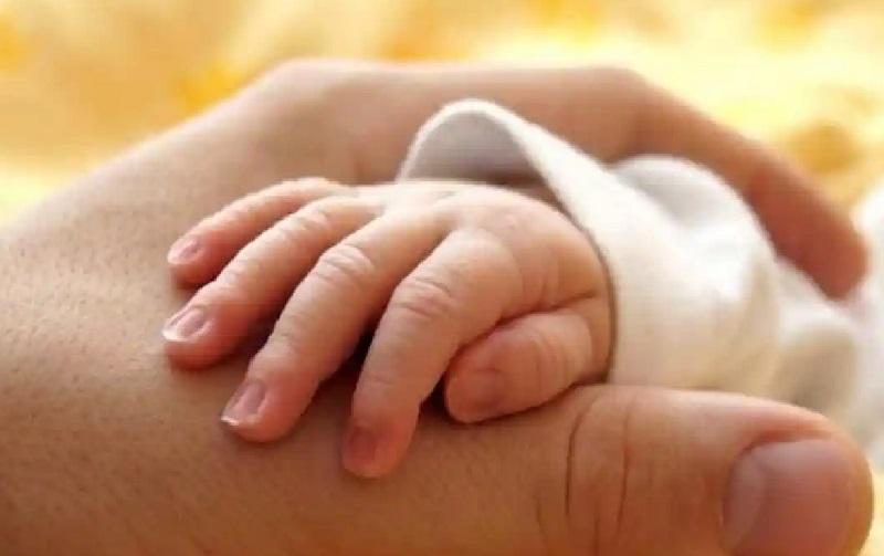 Foto-hanya-ilustrasi-memperlihatkan-tangan-bayi-yang-baru-lahir.jpg