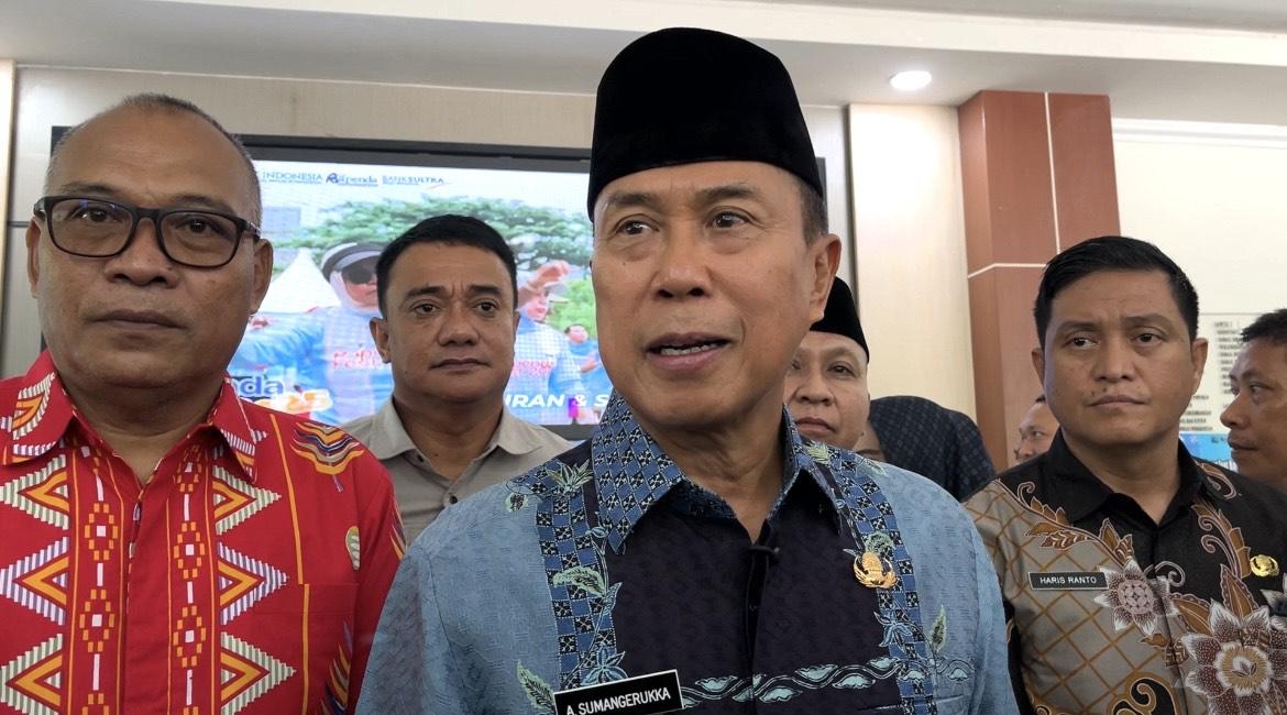 Gubernur-Sulawesi-Tenggara-Andi-Sumangerukka-saat-diwawancara-di-Bapenda-Sultra.jpg