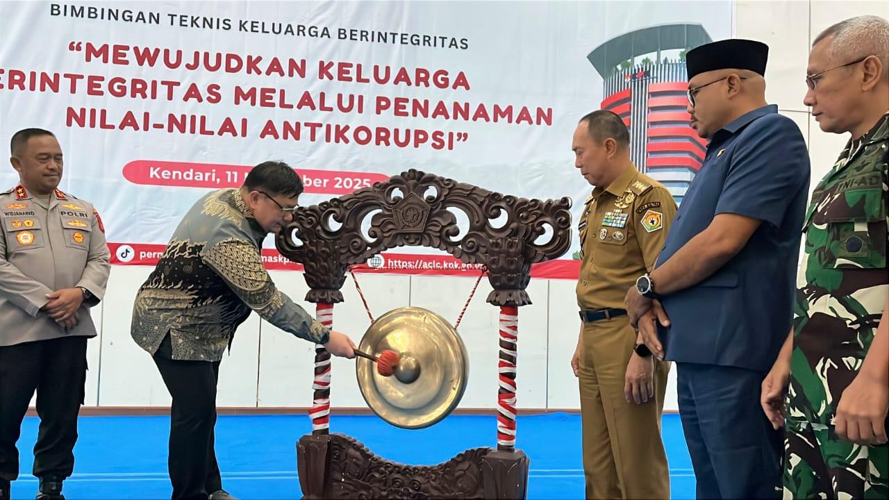 Gubernur-Sultra-Ingatkan-ASN-Hindari-Korupsi-Bisa-Cemarkan-Nama-Keluarga-Picu-Sanksi-Sosial.jpg