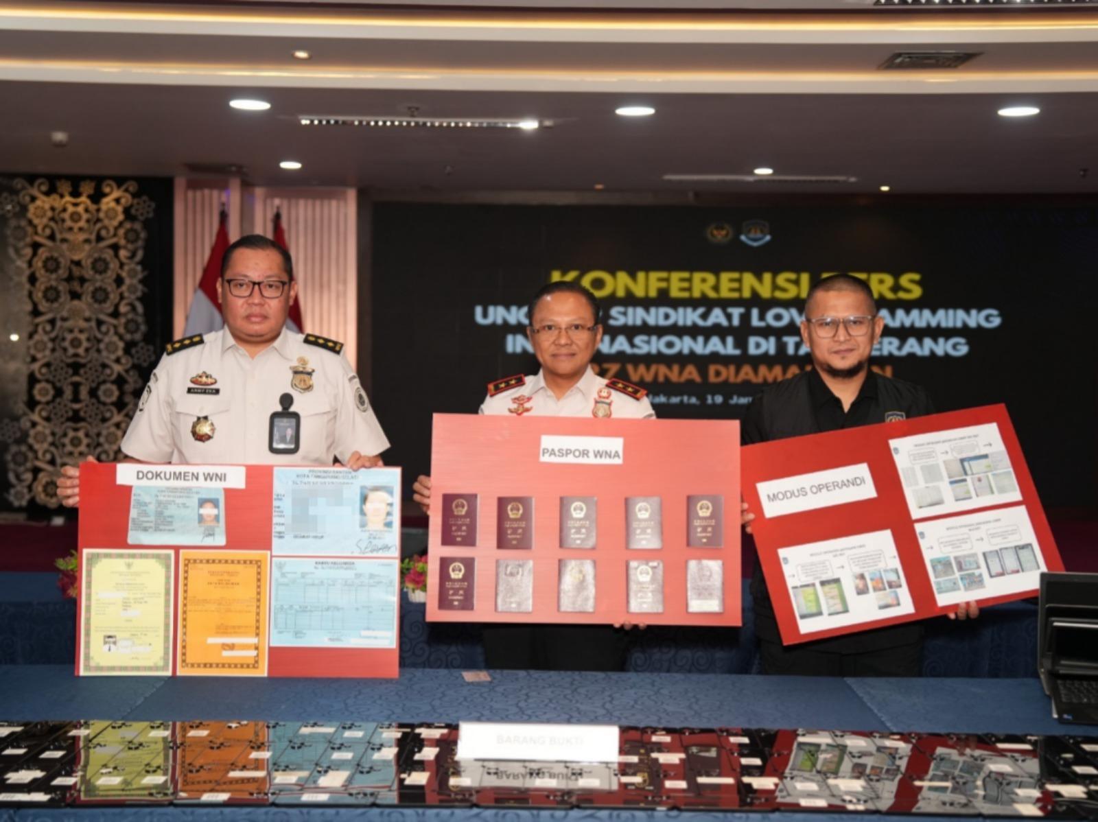 Imigrasi-Bongkar-Sindikat-Love-Scamming-Internasional-di-Tangerang-27-WNA-Diamankan.jpg