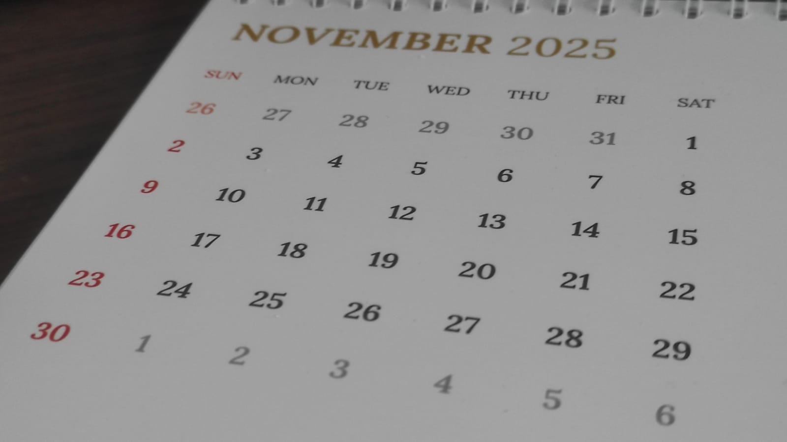 Kalender-November-2025-difoto-di-Kendari-Sulawesi-Tenggara-Sabtu-25102025.jpg