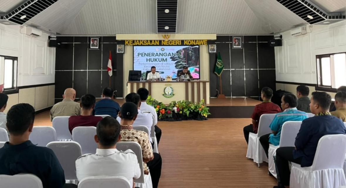 Kejari-Konawe-Tegaskan-Tak-Ada-Ganti-Rugi-di-Kawasan-Hutan-saat-Penyuluhan-Hukum-di-Routa.jpg