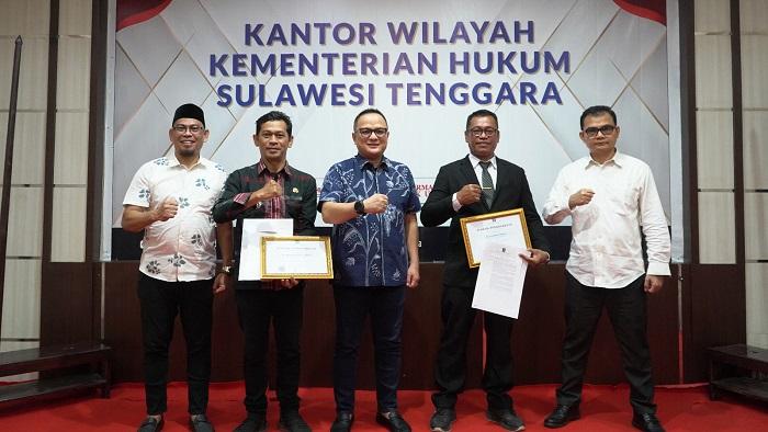 Kelurahan-Bonebone-dan-Sulaa-Baubau-Terima-Penghargaan-dari-Kemenkum-Sulawesi-Tenggara.jpg