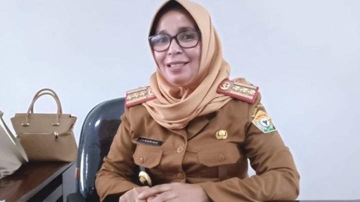 Kepala-BKD-Sultra-Zanuriah-saat-diwawancarai-awak-media-pada-2024-lalu.jpg
